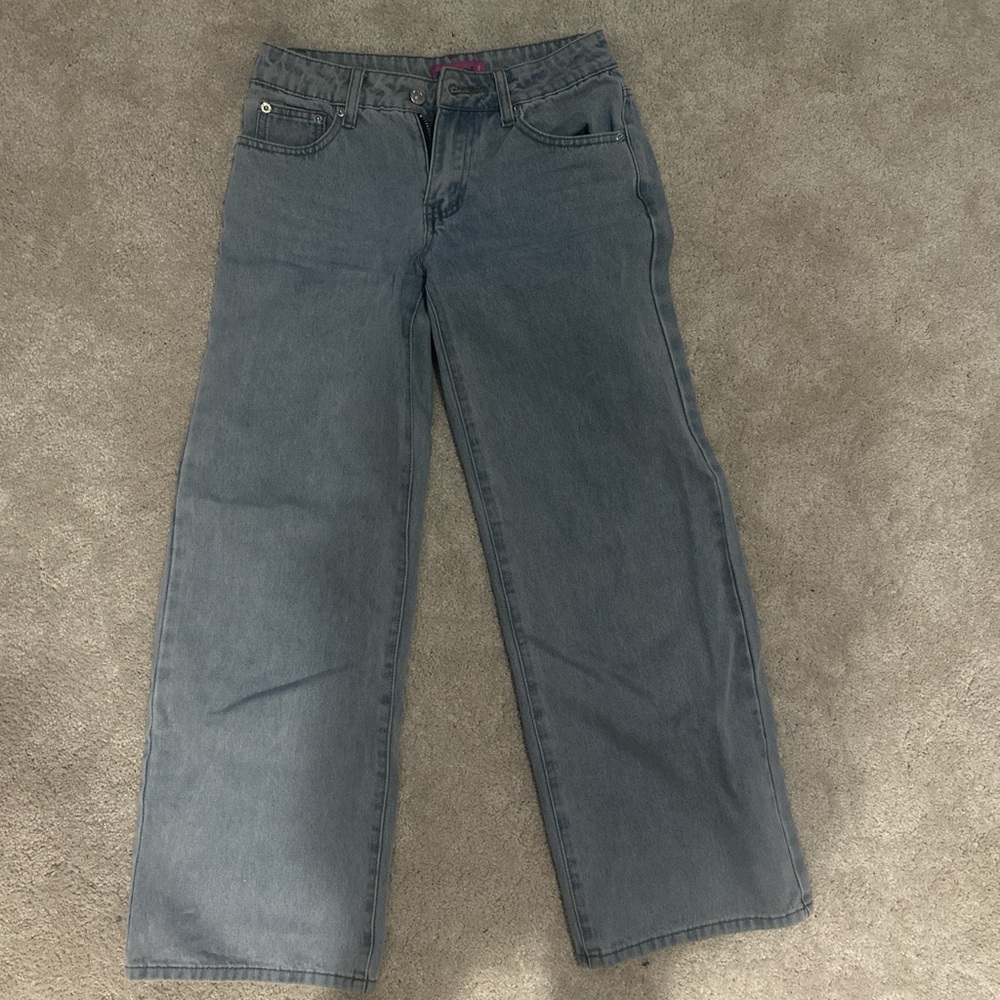 Edikted Wide-Leg Jeans in Washed Blue-Gray